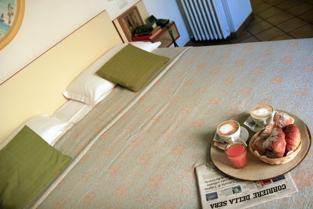 Hotel Sirenetta Lido di Ostia Esterno foto